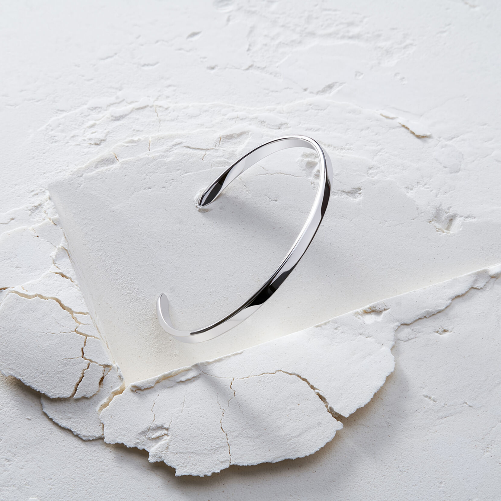 Minimal Flat Cuff