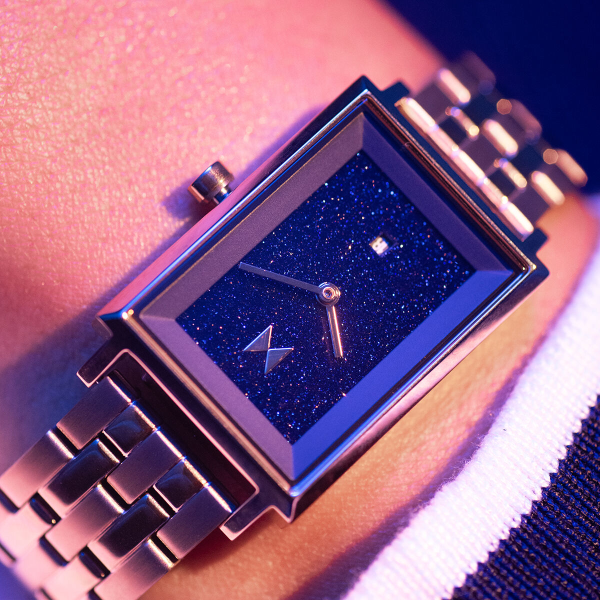 Mvmt signature sales square watch