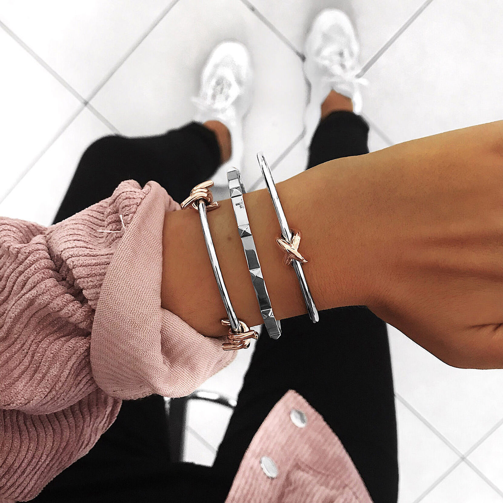 Stud Bangle Thin