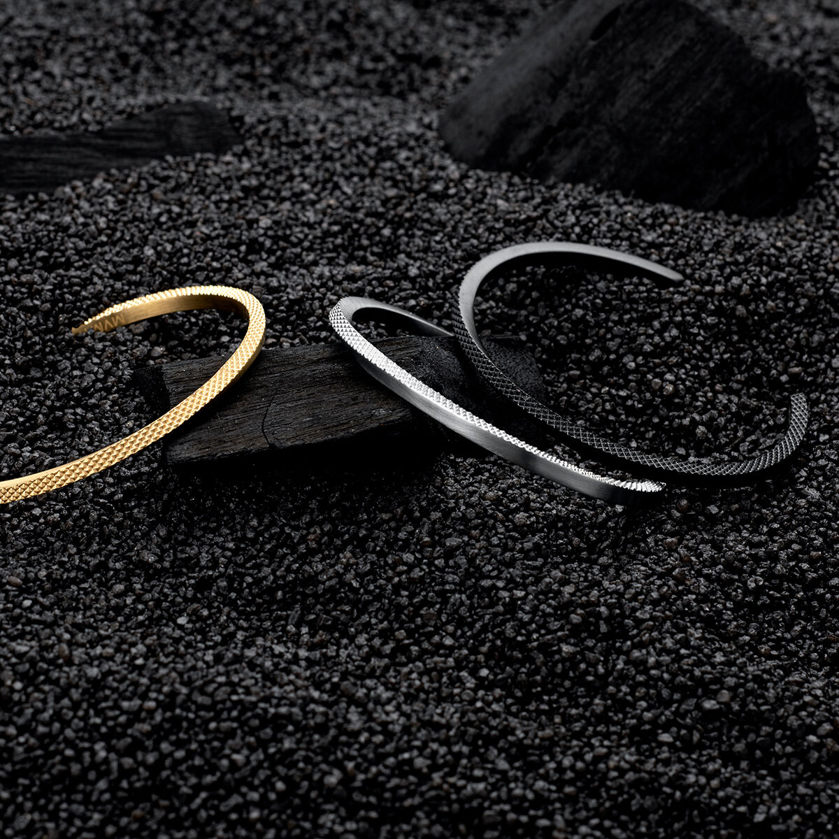 Mvmt deals twist cuff