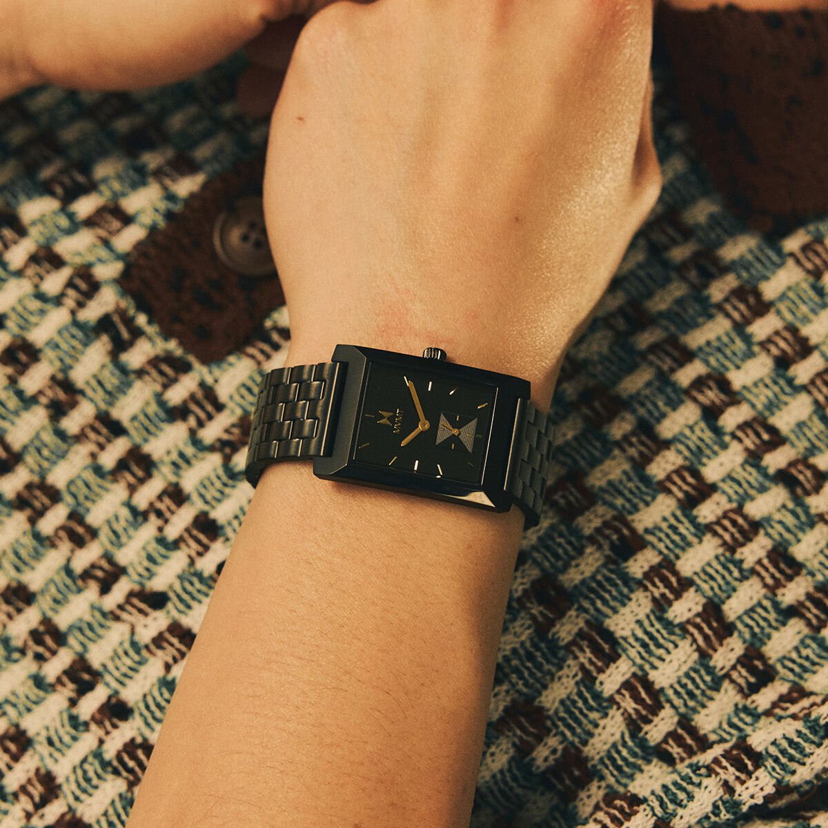 Newporter Watch in Obsidian Black — Midcentury Men's Rectangle | MVMT