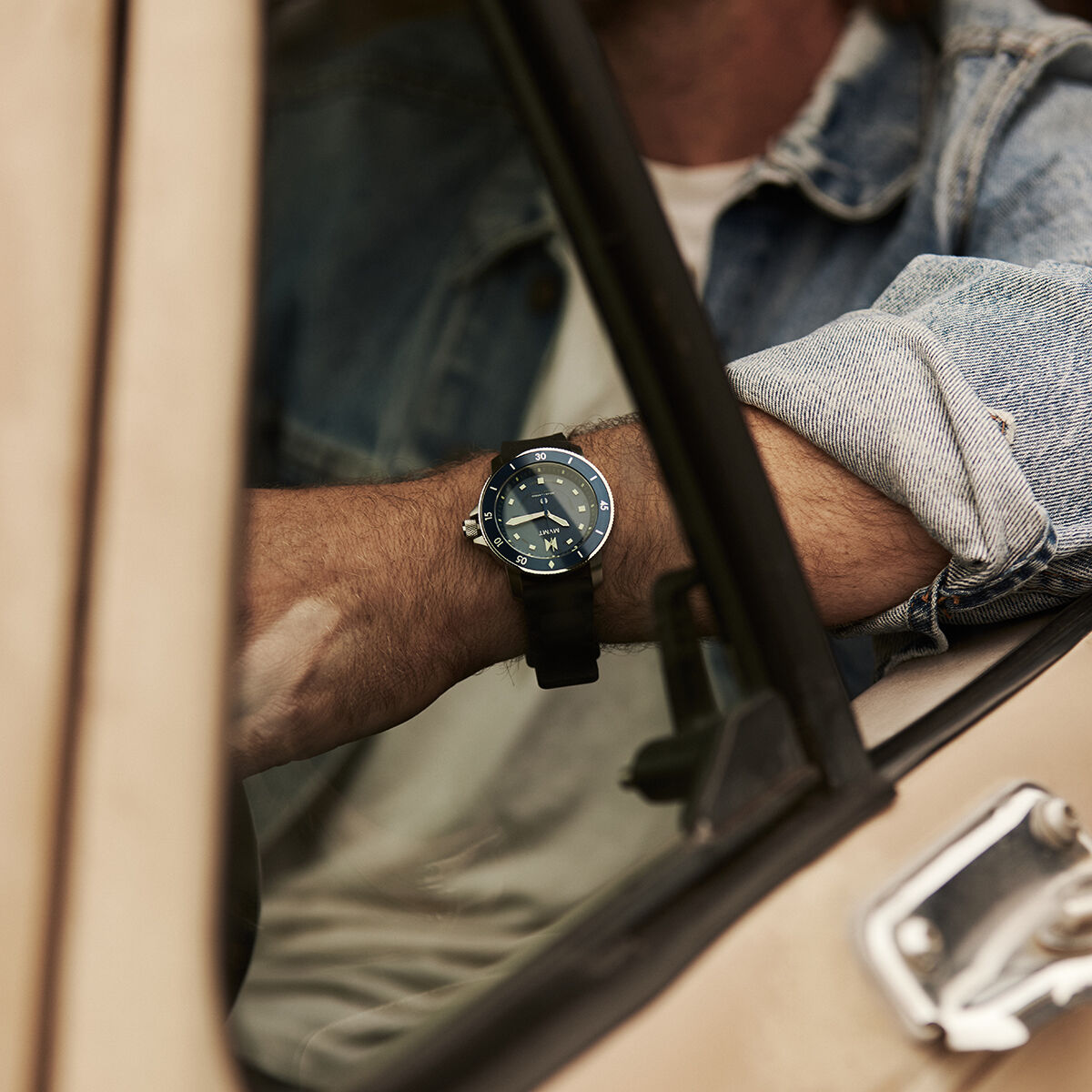 Cali Diver Solar — Solar Powered Riptide Blue Dive Watch | MVMT