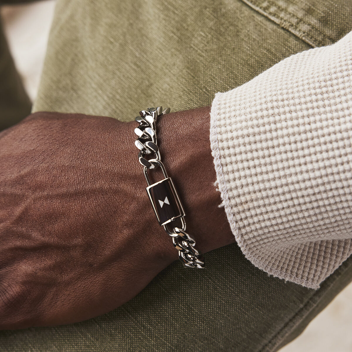 幸せなふたりに贈る結婚祝い Curb Chain Bracelet - Mens Jewelry | MVMT アクセサリー