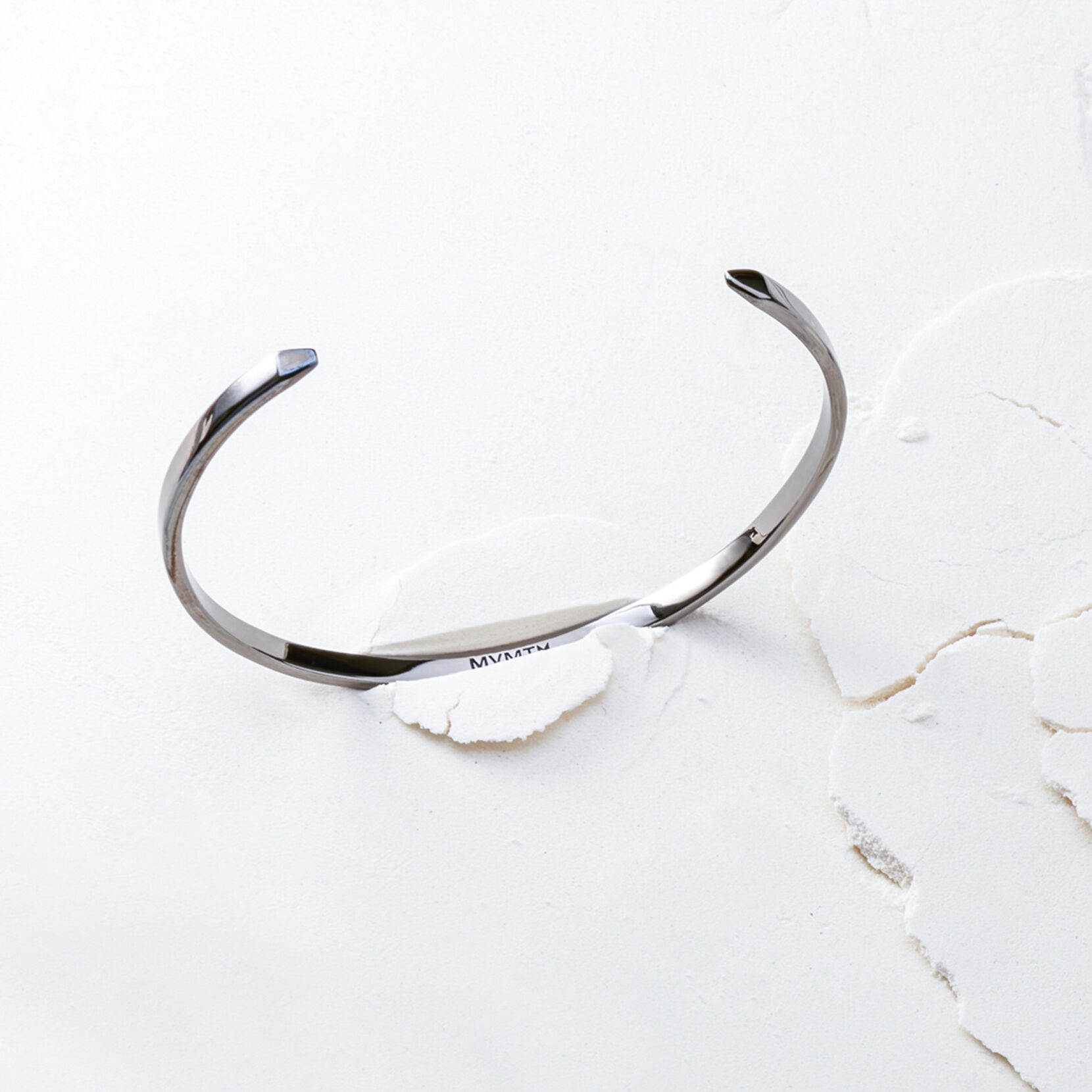 Minimal Flat Cuff