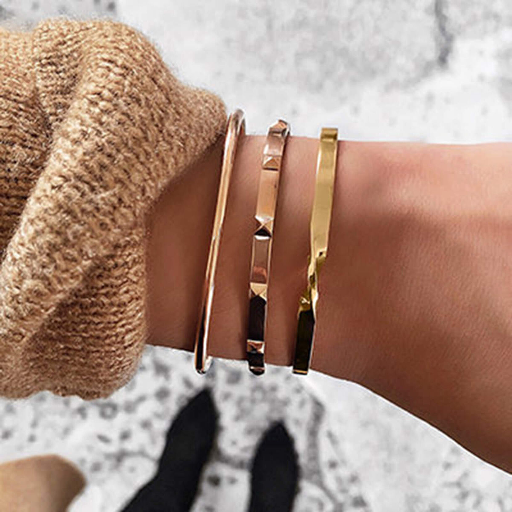 Stud Bangle Thin