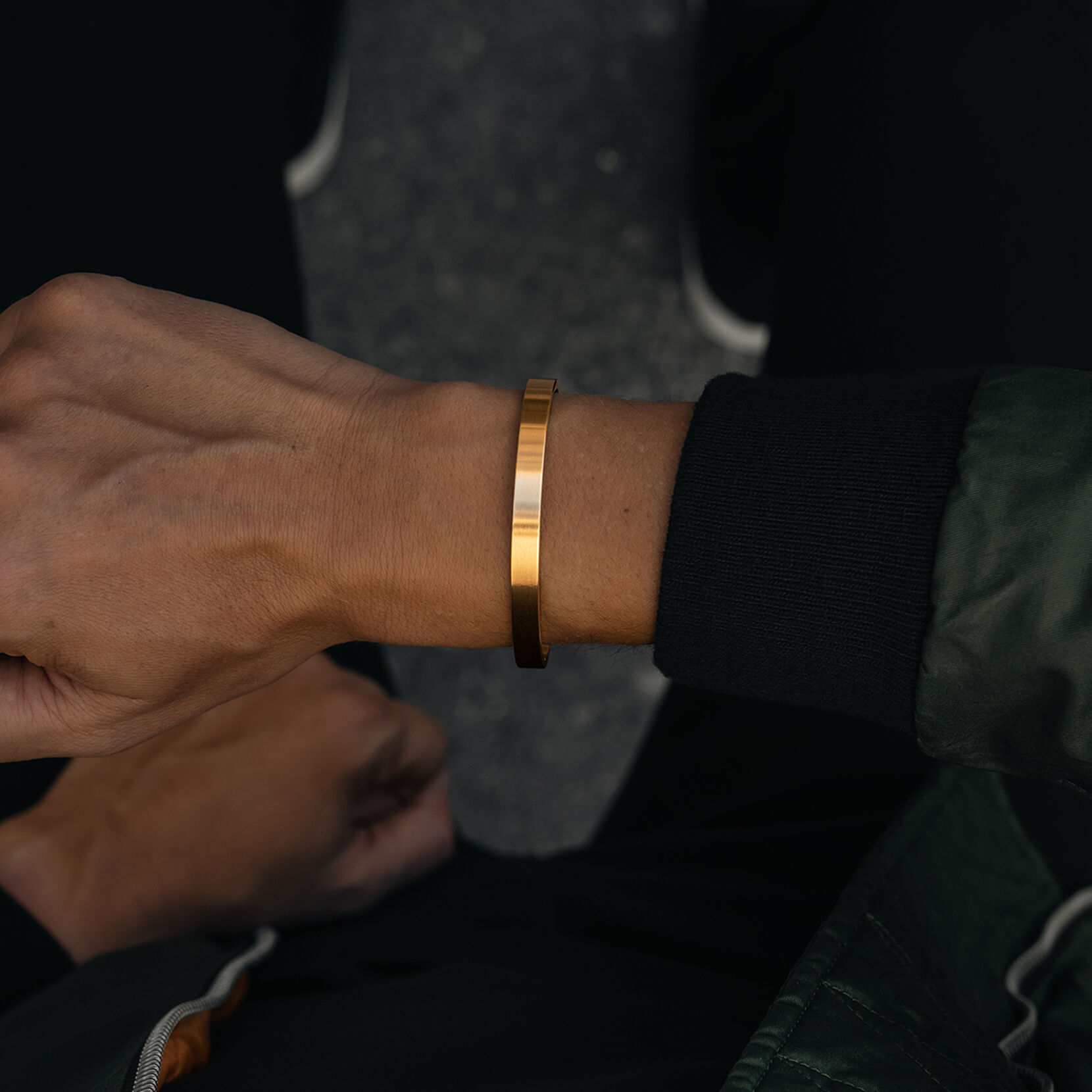 Minimal Flat Cuff