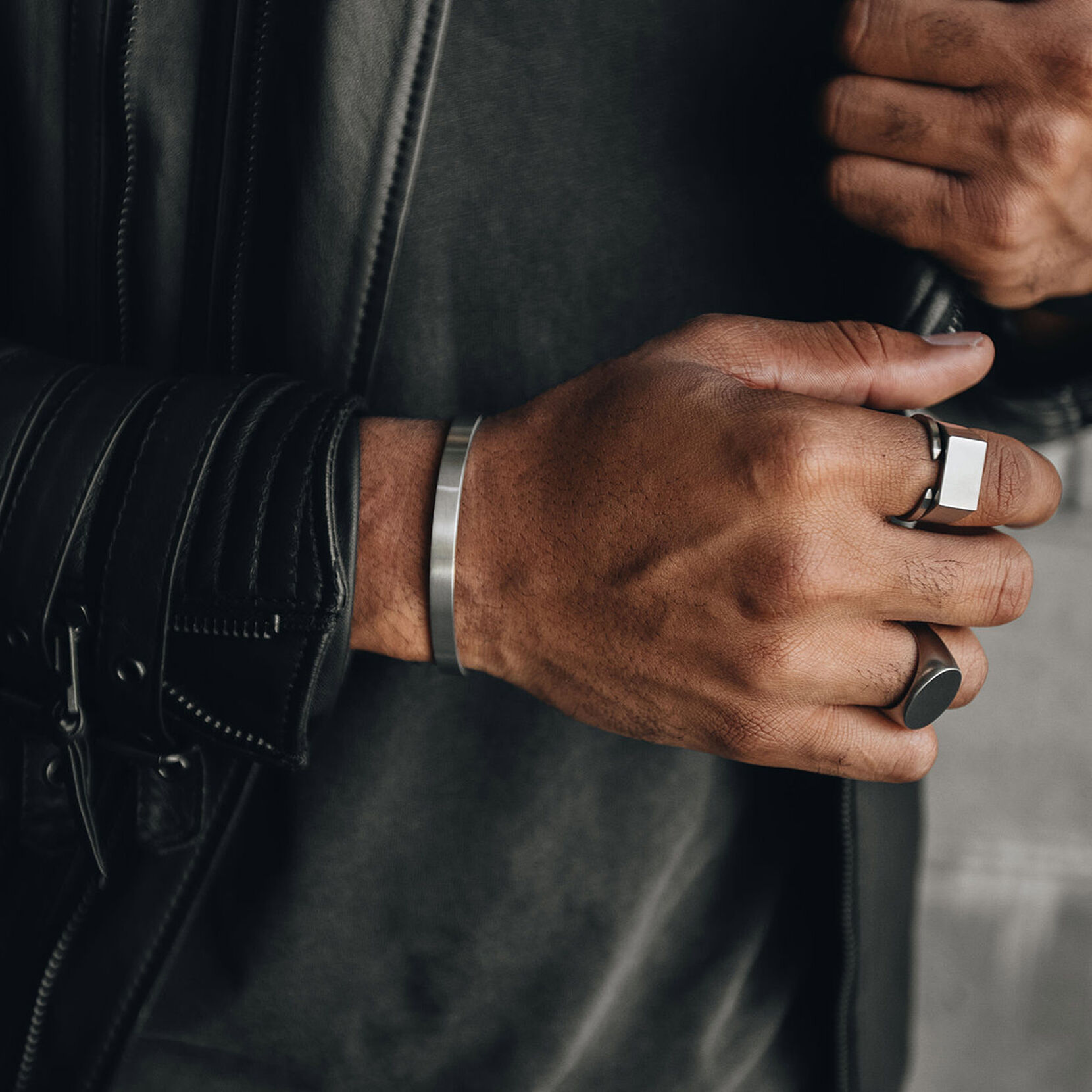 Minimal Flat Cuff