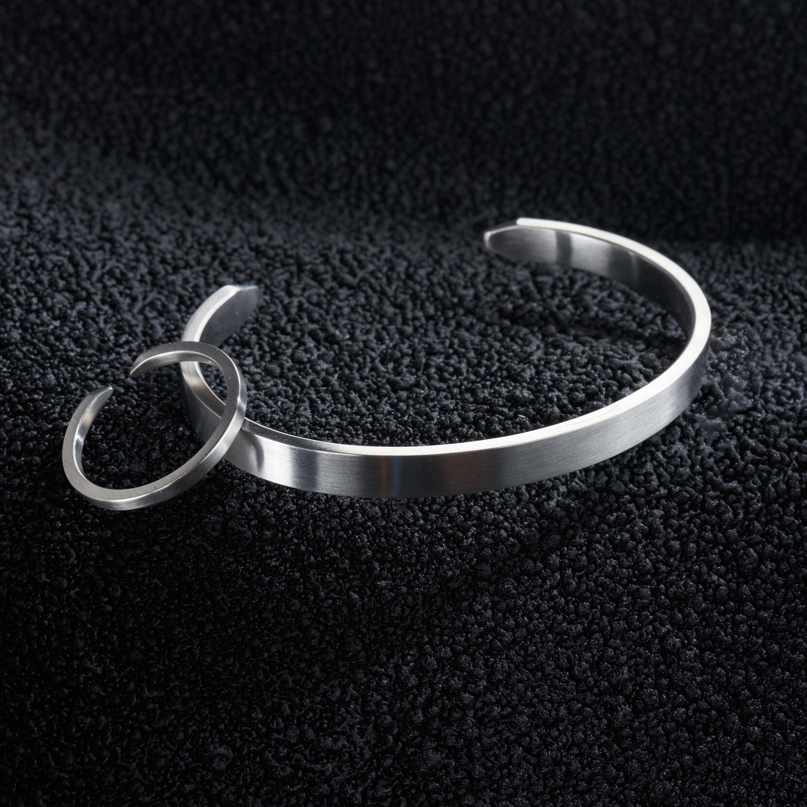 Minimal Flat Cuff