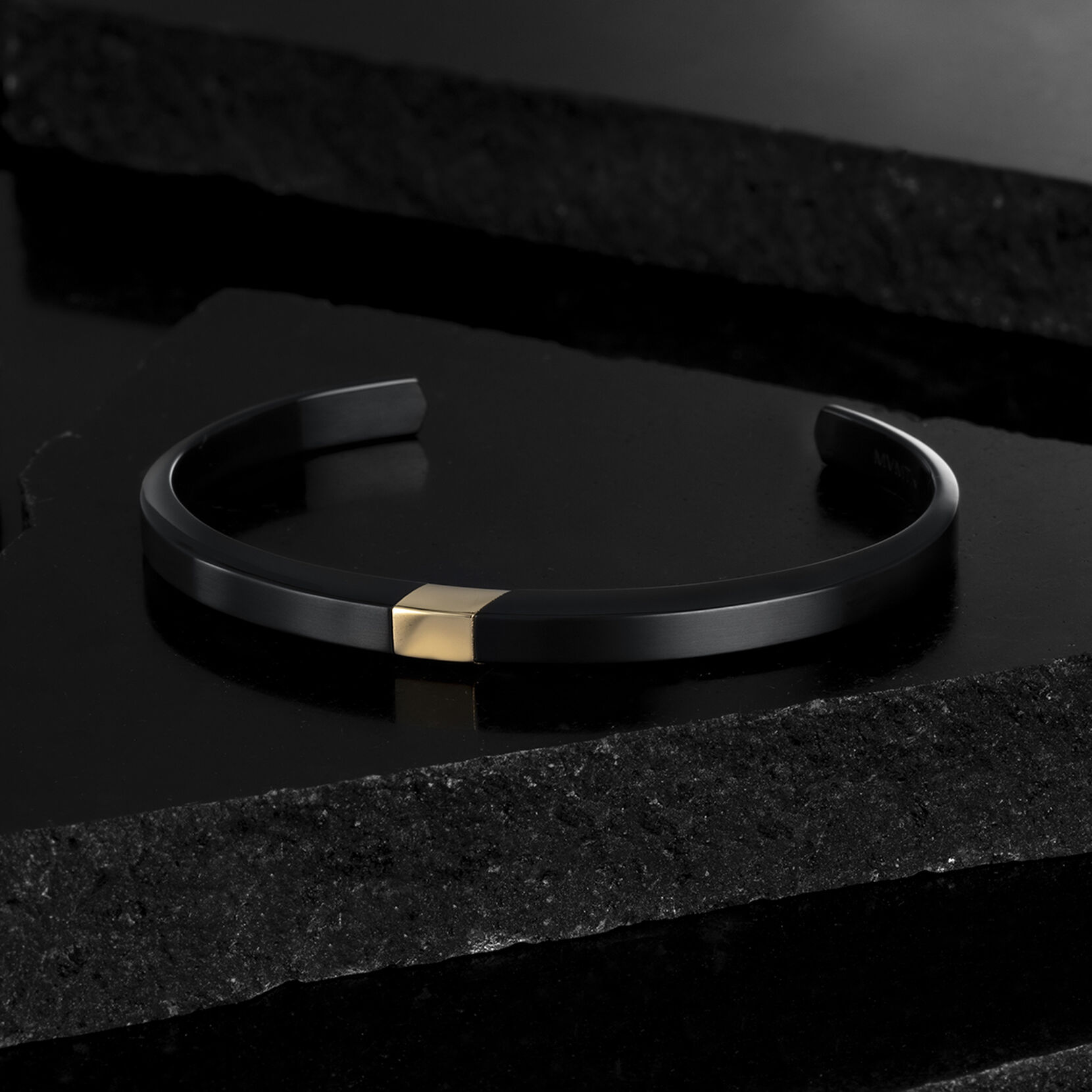 Split Cuff